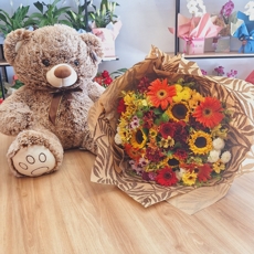 Buqu� Mix de Flores com Urs�o de Pel�cia